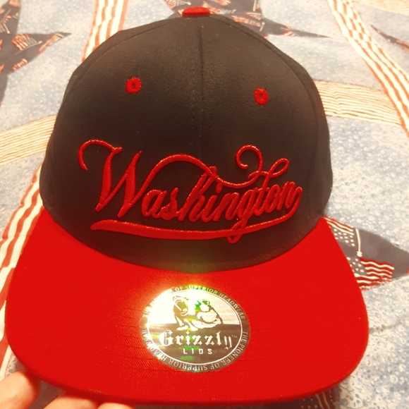 Black&Red Grizzly Lids Washington Hat One Size Fits All - Picture 1 of 2